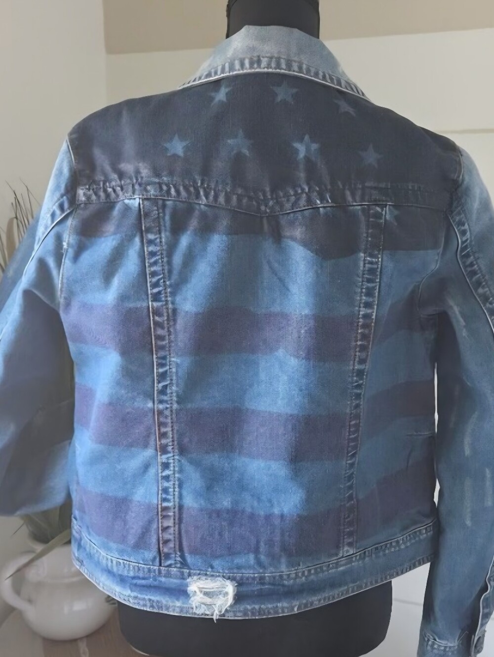 Z Supply M Distressed Americana Flag Stars & Stripes Denim Art Trucker Jacket